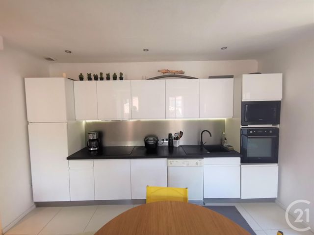 Appartement T4 à louer - 4 pièces - 84,67 m2 - Port Vendres - 66 - LANGUEDOC-ROUSSILLON