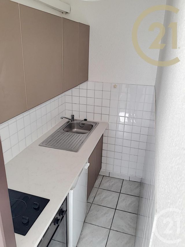 Appartement T1 &agrave; louer - 1 pi&egrave;ce - 31,56 m2 - St Cyprien - 66 - LANGUEDOC-ROUSSILLON