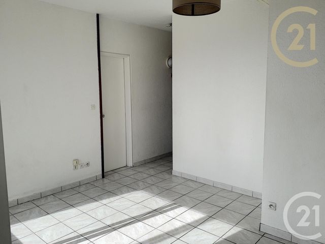 Appartement T1 &agrave; louer - 1 pi&egrave;ce - 31,56 m2 - St Cyprien - 66 - LANGUEDOC-ROUSSILLON