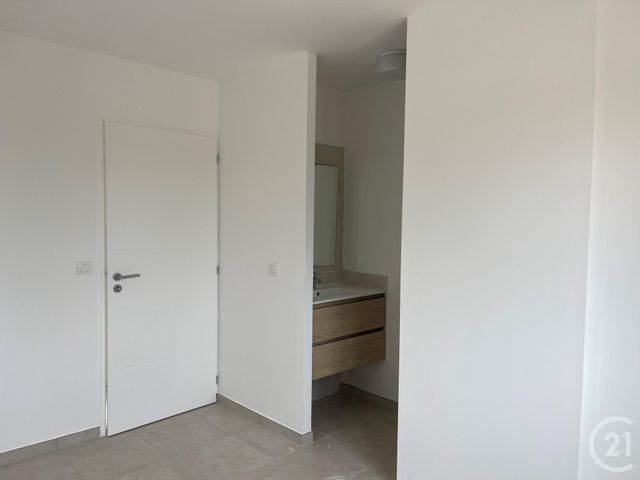 Maison &agrave; louer - 4 pi&egrave;ces - 81,31 m2 - Theza - 66 - LANGUEDOC-ROUSSILLON