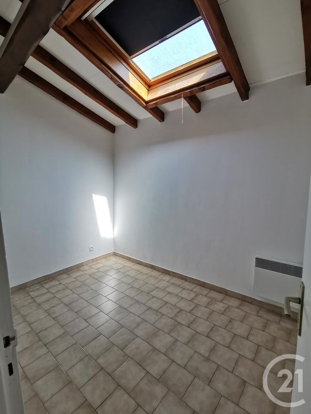 Appartement F3 &agrave; louer - 3 pi&egrave;ces - 77,17 m2 - St Genis Des Fontaines - 66 - LANGUEDOC-ROUSSILLON